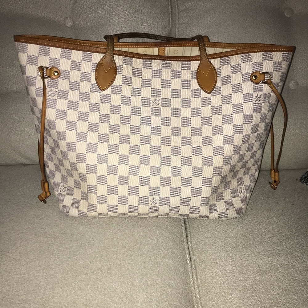Gently loved AUTHENTIC Louis Vuitton MM